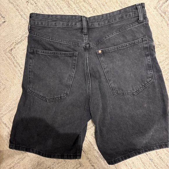 Mens H&M black denim relaxed fit jorts Jean shorts size 32. - Picture 2 of 2